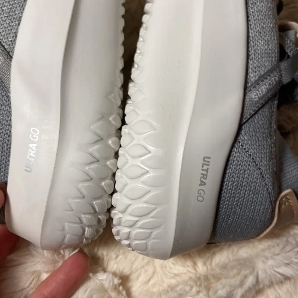 New Skechers One Downtown Ultra slip on knit sneakers